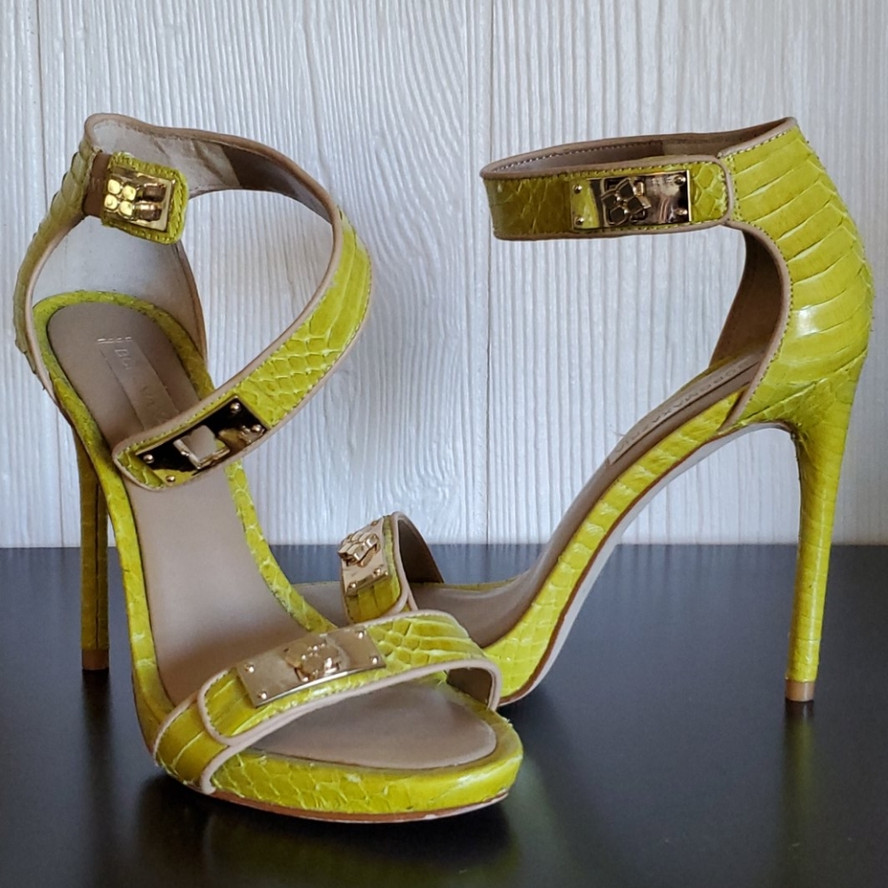BCBGMAXAZRIA 100% Snakeskin stilettos